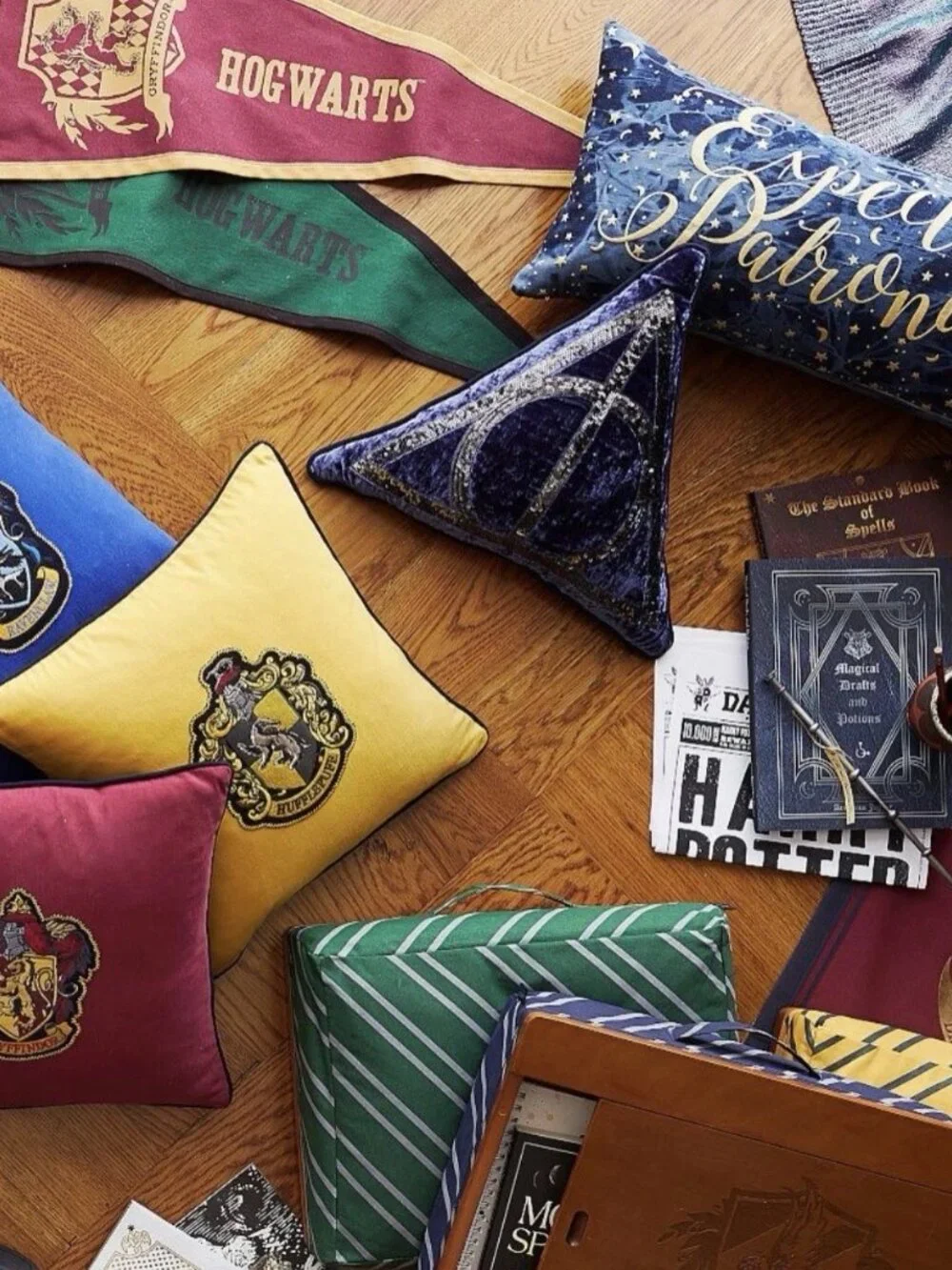 🦡 NEW Pottery Barn Teen Harry Potter Hufflepuff Pillow Cover + PBTeenInsert 16